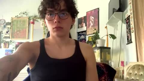 Snapshot of jalogan chatting on 10/18/25, 04:41 August online show from 10/18/25, 04:41