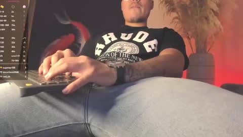Snapshot of james_carter7 chatting on 09/11/25, 06:35 Juan online show from 09/11/25, 06:35