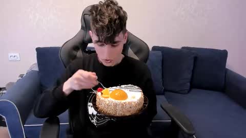 James online show from 11/04/25, 07:24