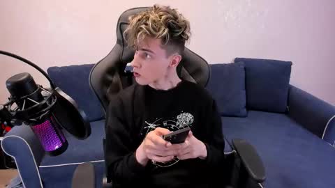 James online show from 11/06/25, 06:42