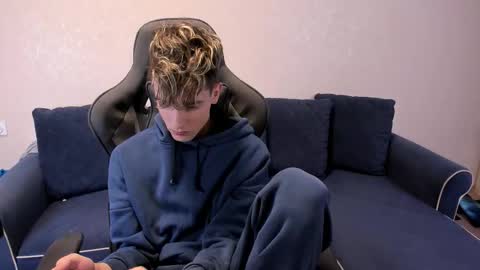 James online show from 11/11/25, 07:03