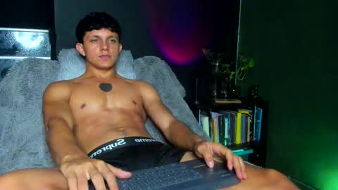 Snapshot of jamesgolden_ chatting on 09/30/25, 12:37 jamesgolden_ online show from 09/30/25, 12:37