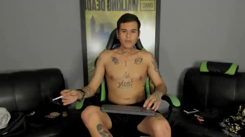 Snapshot of jamesinked_ chatting on 03/05/25, 06:12 Jamesinked online show from 03/05/25, 06:12