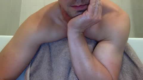 Snapshot of jamesnewtron chatting on 10/14/25, 02:45 jamesnewtron online show from 10/14/25, 02:45