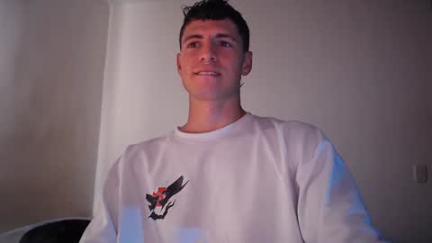 Snapshot of jamesss____ chatting on 12/15/24, 07:42 jamesss____ online show from 12/15/24, 07:42