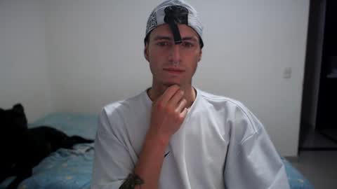 Snapshot of jamesss____ chatting on 01/02/25, 02:00 jamesss____ online show from 01/02/25, 02:00
