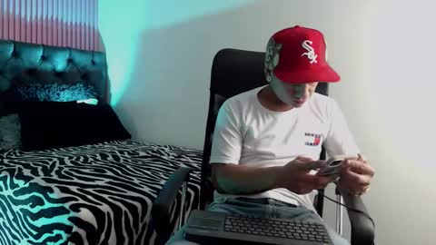 Snapshot of jamhot_tatto chatting on 10/22/25, 01:39 Jamhot online show from 10/22/25, 01:39