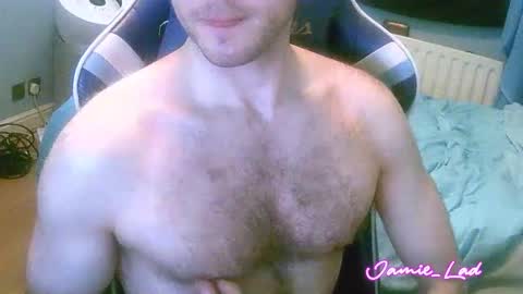 Snapshot of jamie_lad chatting on 12/15/24, 12:17 Jamie online show from 12/15/24, 12:17