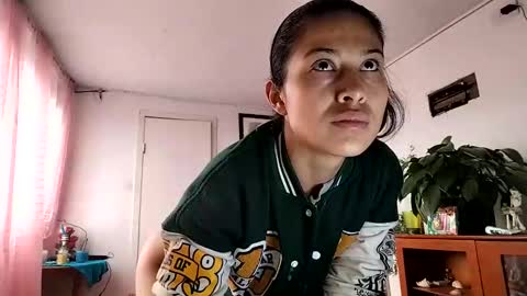 janariivera1 online show from 11/06/25, 02:51