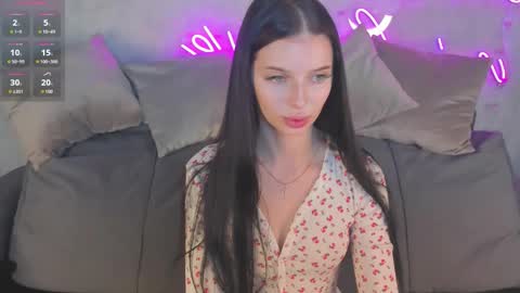 Eva online show from 11/18/25, 12:49