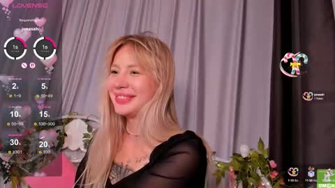 Snapshot of jane_sensitive chatting on 09/24/25, 09:07 Minana online show from 09/24/25, 09:07