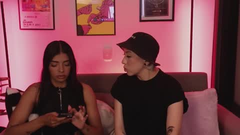 Snapshot of janehart_ chatting on 11/11/25, 02:11 Jane online show from 11/11/25, 02:11