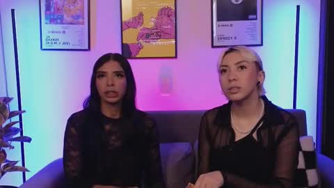 Snapshot of janehart_ chatting on 11/17/25, 01:33 Jane online show from 11/17/25, 01:33