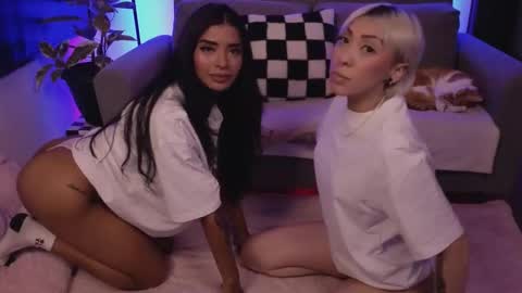 Snapshot of janehart_ chatting on 11/19/25, 12:43 Jane online show from 11/19/25, 12:43