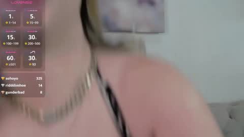 Snapshot of janellebrown_ chatting on 03/04/25, 07:01 Janelle Brown online show from 03/04/25, 07:01