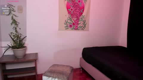 Snapshot of janeruss_ chatting on 10/17/25, 07:00 Jane online show from 10/17/25, 07:00