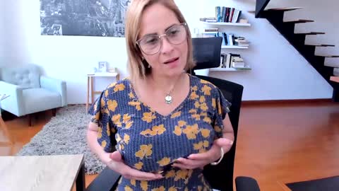 Snapshot of janeturner chatting on 01/21/25, 01:43 JANE TURNER MILF online show from 01/21/25, 01:43