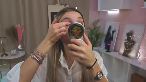 Hi Im Alice and here youll find something online show from 10/12/25, 06:12