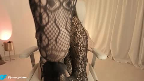 janne_palmer_ online show from 09/10/25, 05:02