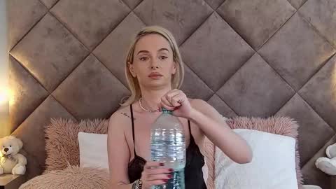 jaquelinemerlot online show from 02/03/25, 10:47