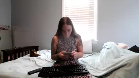 Snapshot of jaseyrae12 chatting on 10/22/25, 02:28 Jasey Rae online show from 10/22/25, 02:28