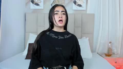 Snapshot of jaslyn__smith chatting on 12/28/24, 04:30 Jaslyn online show from 12/28/24, 04:30