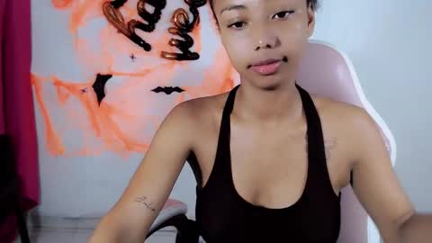 Snapshot of jasmin_brunette_ chatting on 10/28/25, 12:19 Jasmin online show from 10/28/25, 12:19