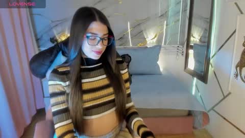 Snapshot of jasmine_hyper_1 chatting on 12/04/24, 10:30 Jas online show from 12/04/24, 10:30