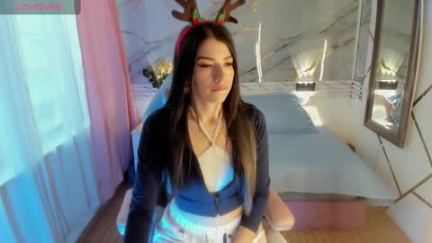 Snapshot of jasmine_hyper_1 chatting on 12/07/24, 06:04 Jas online show from 12/07/24, 06:04
