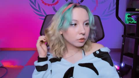 Jasmine online show from 01/04/25, 08:06