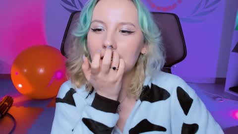 Jasmine online show from 01/04/25, 02:14