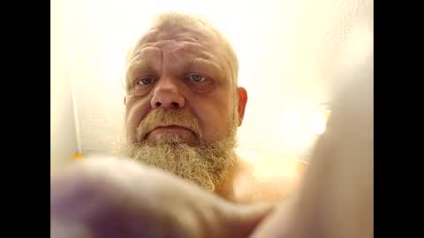 Snapshot of jasongriffey42 chatting on 11/17/25, 10:48 jasongriffey42 online show from 11/17/25, 10:48