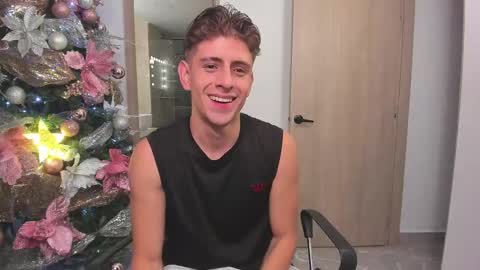 Snapshot of jasper__jones chatting on 12/17/24, 10:12 JASPER JONES online show from 12/17/24, 10:12