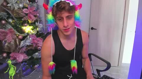 Snapshot of jasper__jones chatting on 12/24/24, 07:55 JASPER JONES online show from 12/24/24, 07:55
