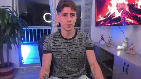 Snapshot of jasper__jones chatting on 01/01/25, 04:39 JASPER JONES online show from 01/01/25, 04:39