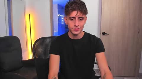 Snapshot of jasper__jones chatting on 01/05/25, 06:46 JASPER JONES online show from 01/05/25, 06:46