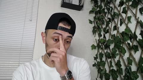 Snapshot of jasson_king01 chatting on 01/10/25, 02:25 JKing online show from 01/10/25, 02:25