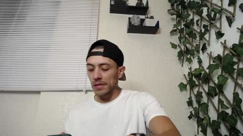 Snapshot of jasson_king01 chatting on 01/23/25, 01:08 JKing online show from 01/23/25, 01:08