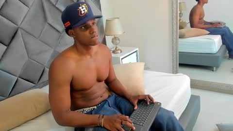 Snapshot of jax_black chatting on 09/30/25, 12:32 jax black online show from 09/30/25, 12:32