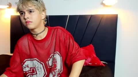 Snapshot of jaxson_cum chatting on 11/12/25, 02:06 jaxson_cum online show from 11/12/25, 02:06