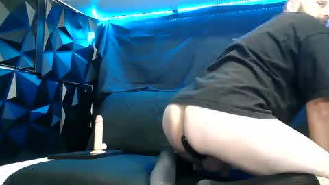 Snapshot of jaxxxdaddy chatting on 10/03/25, 11:40 jax online show from 10/03/25, 11:40