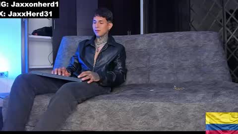 Snapshot of jaxxxonherd chatting on 12/15/24, 04:29 Michael online show from 12/15/24, 04:29