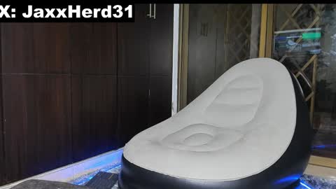 Snapshot of jaxxxonherd chatting on 02/05/25, 12:53 Michael online show from 02/05/25, 12:53