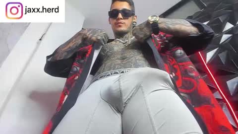 Snapshot of jaxxxonherd chatting on 09/26/25, 12:42 Michael online show from 09/26/25, 12:42