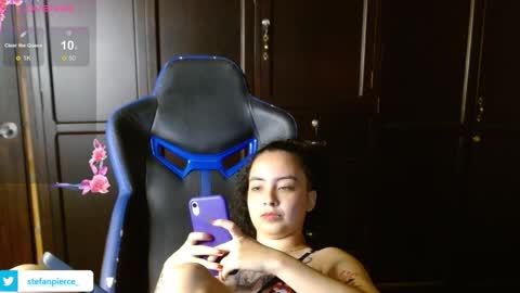 Snapshot of jaydensalvatore_ chatting on 10/16/25, 01:17 online show from 10/16/25, 01:17