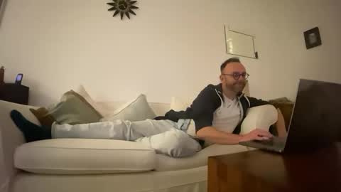 Jay online show from 11/05/25, 04:40