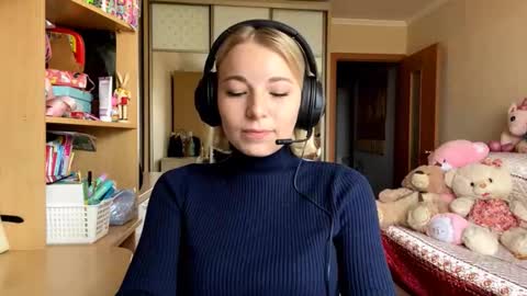 Snapshot of jaynafriess chatting on 10/13/25, 08:36 Mira online show from 10/13/25, 08:36
