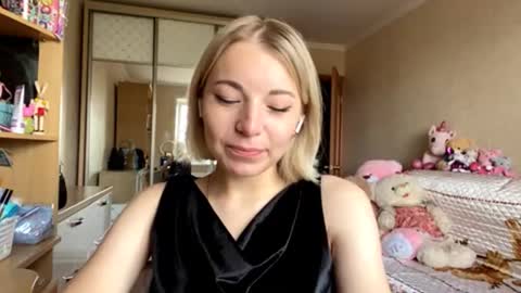 Mira online show from 10/15/25, 08:03