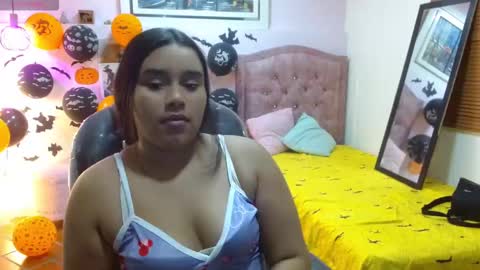 Snapshot of jazminblow chatting on 10/23/25, 12:26 jazminblow online show from 10/23/25, 12:26