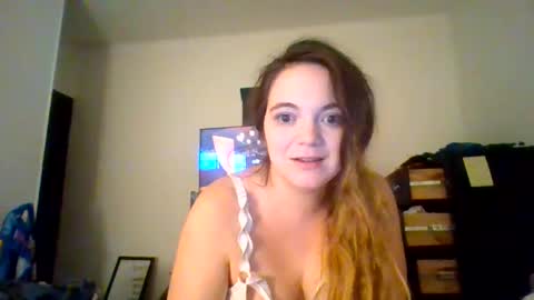 Snapshot of jazzyrae97 chatting on 12/20/24, 05:04 Jazzyrae online show from 12/20/24, 05:04
